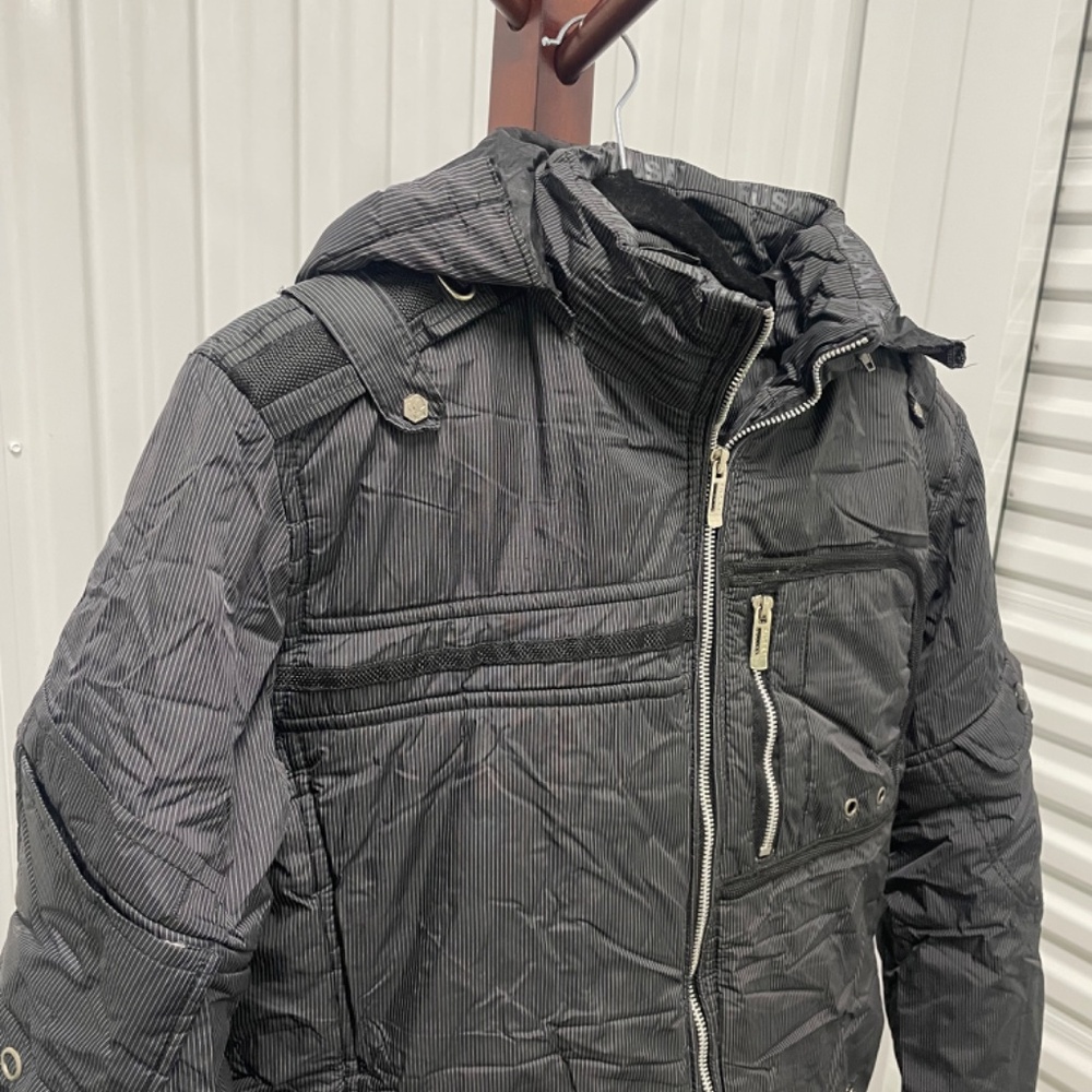 FUSAI - Tech Jacket - Picture 2 of 3